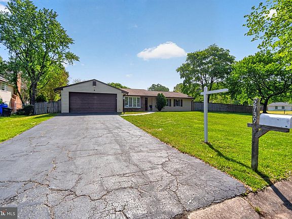 2nd image of 2739 Sprague Dr
