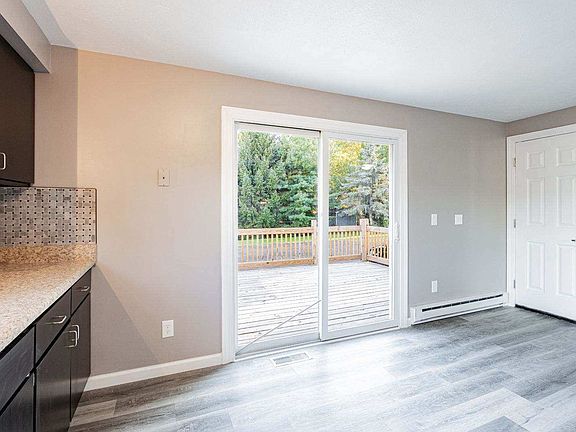 Kitchen/deck
