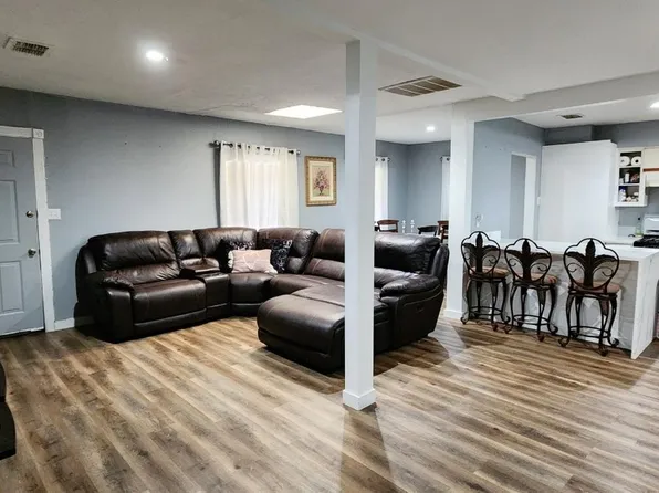 318 Macarthur Blvd, Grand Prairie, TX 75050