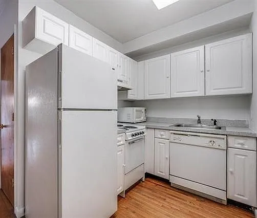 202 Grand St #6B — Photo 11