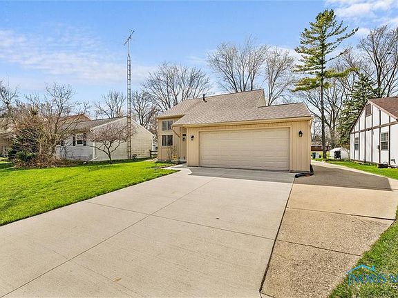 4th image of 1125 Bedford Woods Dr