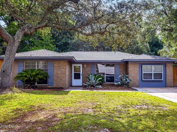 1712 S 1st St, Ocean Springs, MS 39564