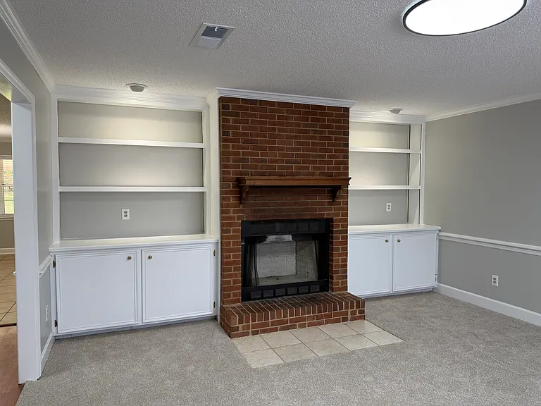 154 Century Rd E — Photo 11