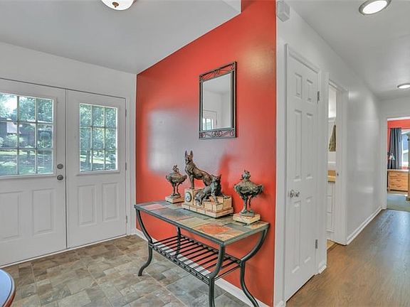 4th image of 6706 Knollwood Cir