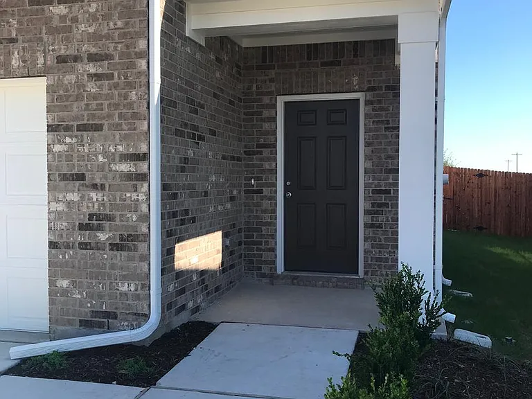203 Bradford Dr — Photo 7