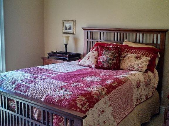 Master Bedroom w/Queen Bed