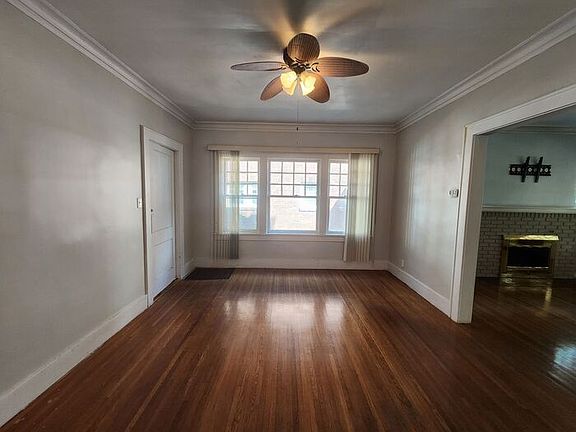 4th image of 107 Monterey Ave