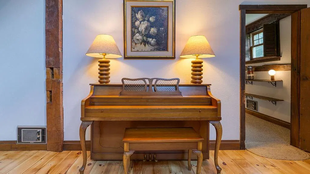 3 bed, 3664 sqft, $6,000 — Photo 3