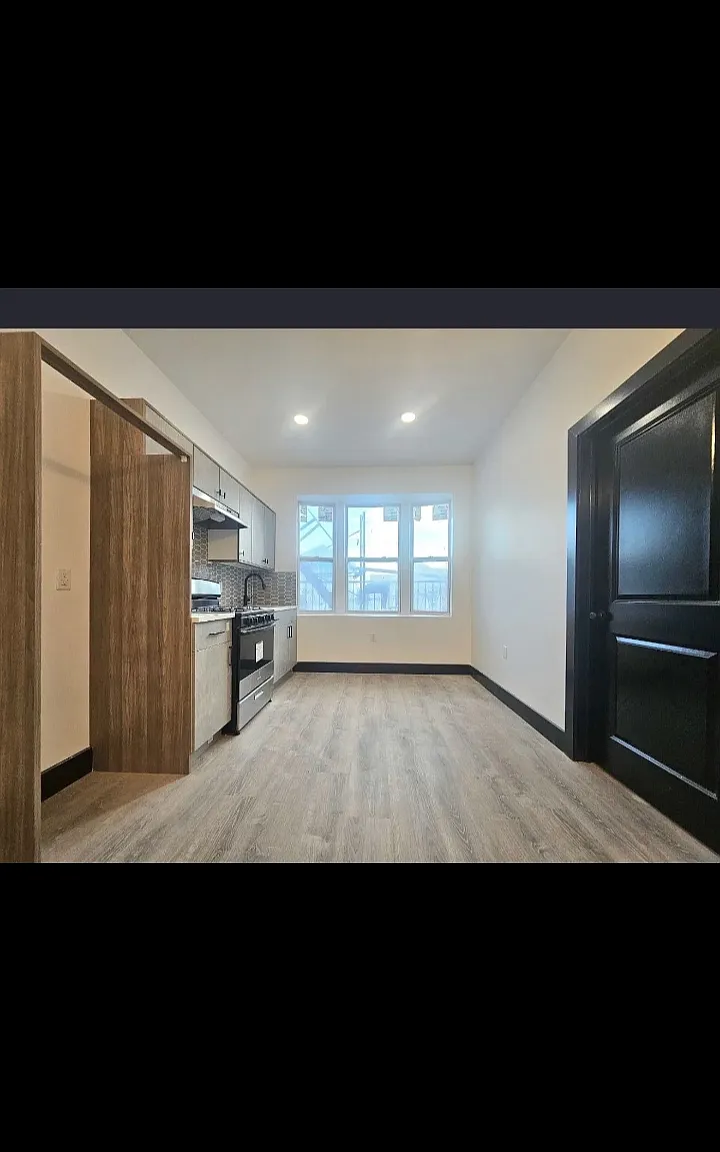 2 bed, $2,000 — Photo 3