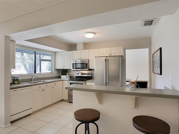 2nd image of 3116 Oak View Dr