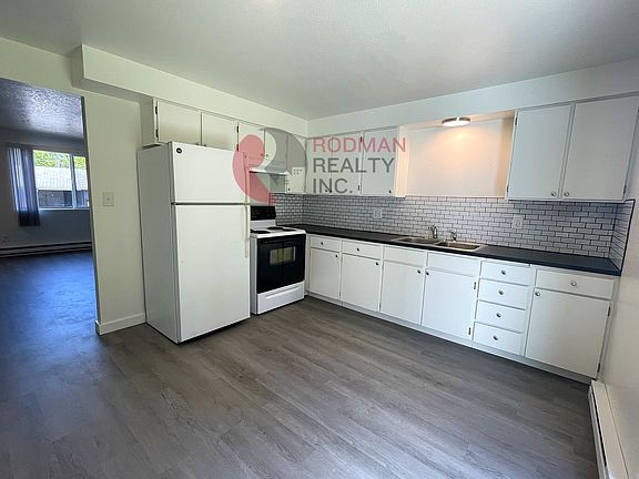 4th image of 890 Dougherty Dr NE APT 18