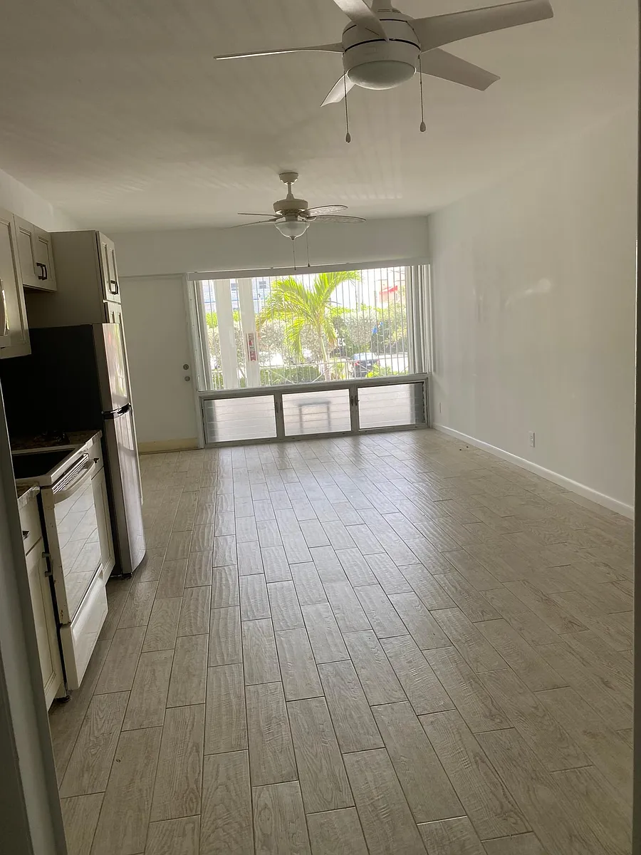 Building Photo - 18 Salina Ave #30
