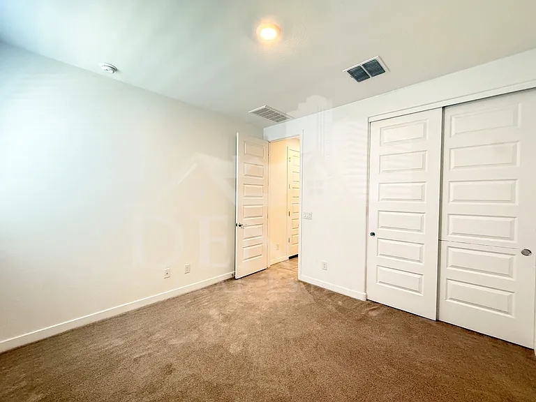 1636 W Estes Way — Photo 22