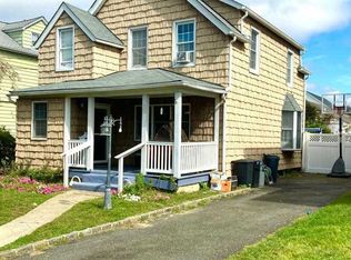 224 Prospect Ave, Cedarhurst, NY 11516