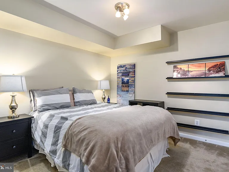 2372 Battery Hill Cir — Photo 29