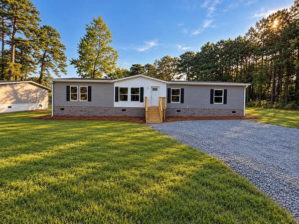 621 Gaillard St, Eutawville, SC 29048