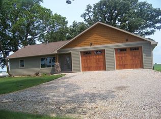 1910 27th Ave S, Clear Lake, IA 50428