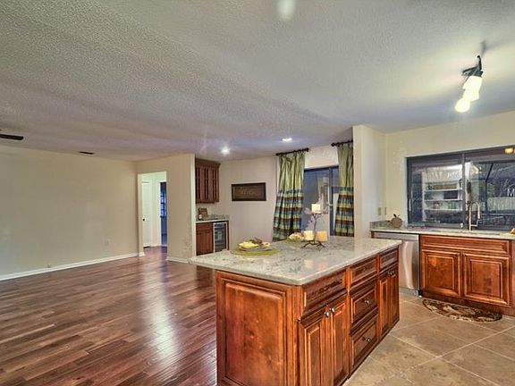 4th image of 4212 Carrollwood Village Dr