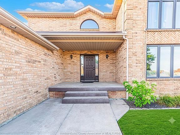 5th image of 120 Hampton Cres