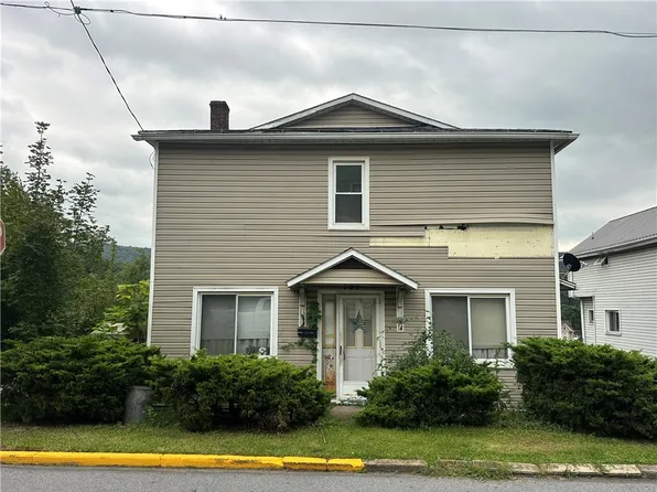 109 3rd St, Conemaugh, PA 15909
