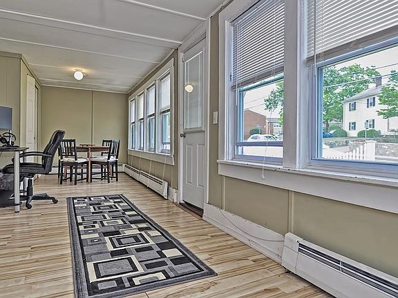 5th image of 96 Railroad Ave