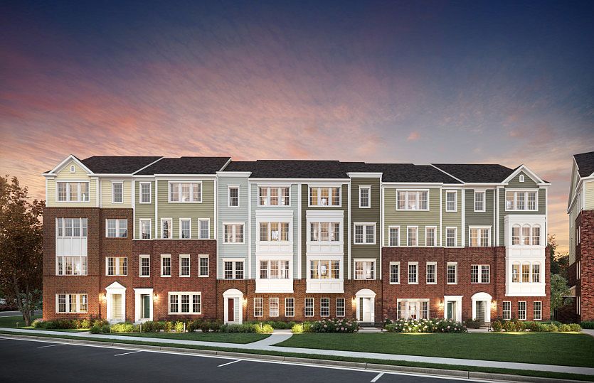 New 2-Level Upper Condo in Fairfax