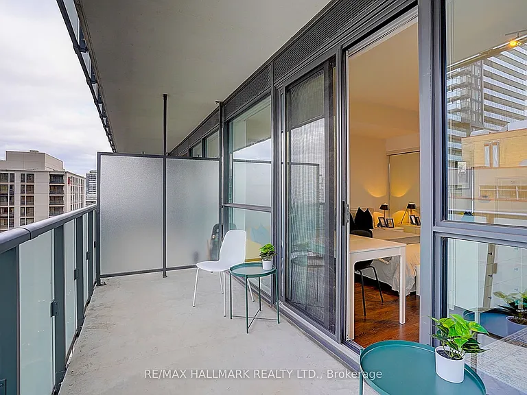 15 Grenville St #1406 — Photo 37