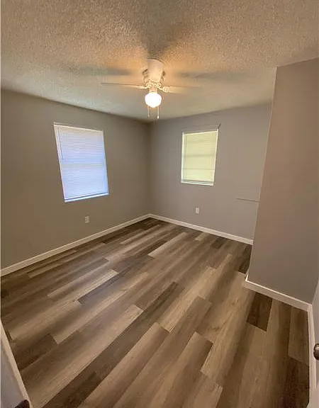 4909 Meding St — Photo 7