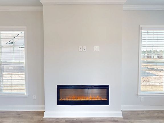 4th image of 146 Champlain Dr