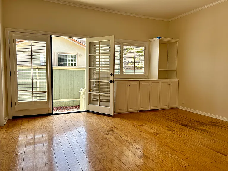 1744 Morgan Ln — Photo 2