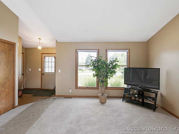 5th image of 10460 Northfield Dr