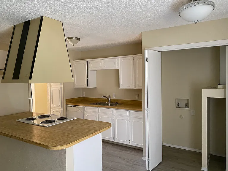 5808 Woodsetter Ln — Photo 7