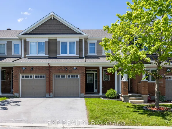 104 Conifer Creek Cir, Ottawa, ON K2M 0L7