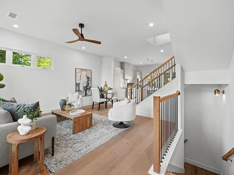 1514 Holly Ave #1514 — Photo 3