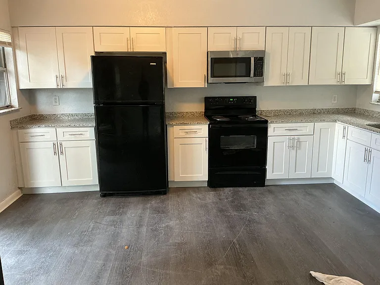 1495 Wilton Ave — Photo 4