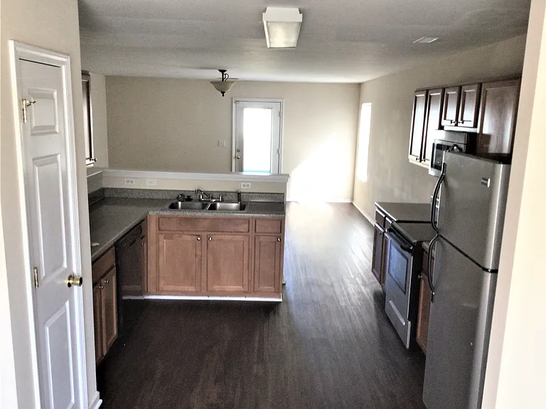 3906 Jack Pine Ct — Photo 4