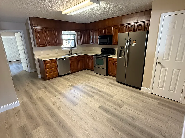 3529 N Central Dr — Photo 2
