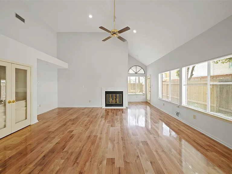 2923 Plantation Wood Ln — Photo 8