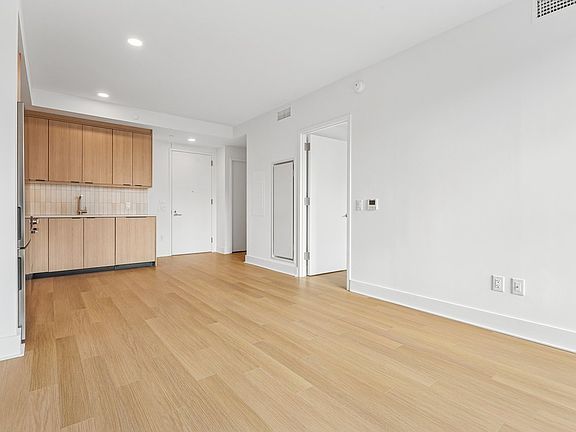 5th image of 499 President St #417
