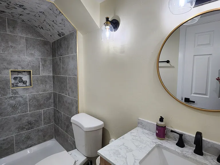 306 Hazeldine Ave SW #6 — Photo 21