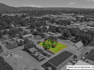 1008 McFarland Ave, Rossville, GA 30741