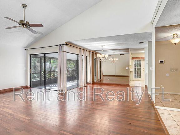 3rd image of 4504 Stonehenge Rd