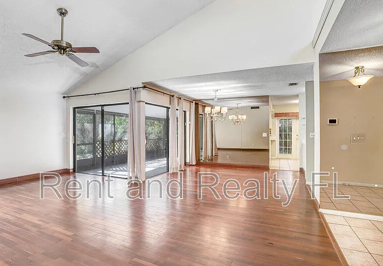 4504 Stonehenge Rd — Photo 3