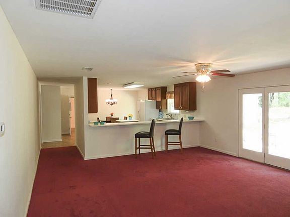 5th image of 3349 Lakeshore Dr