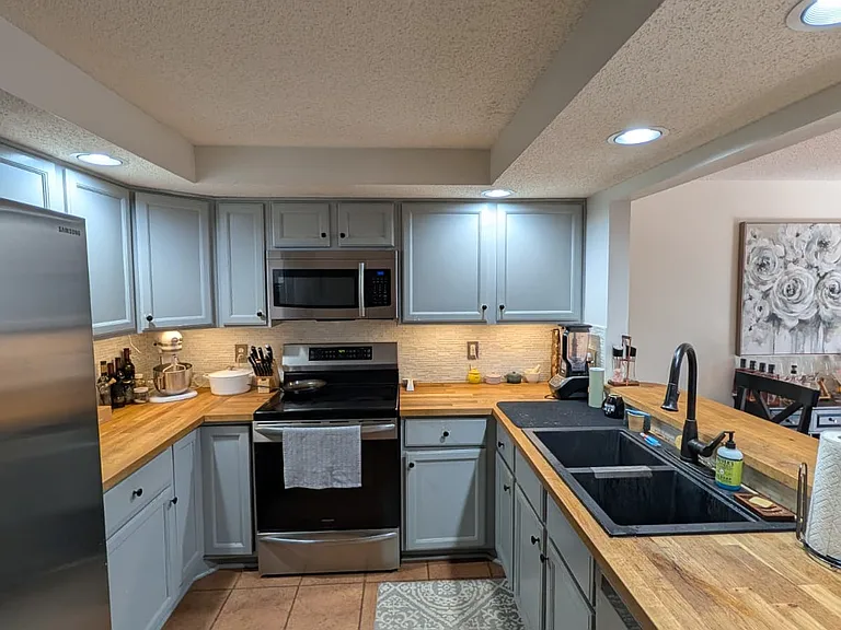 408 Robin Rd #1 — Photo 2