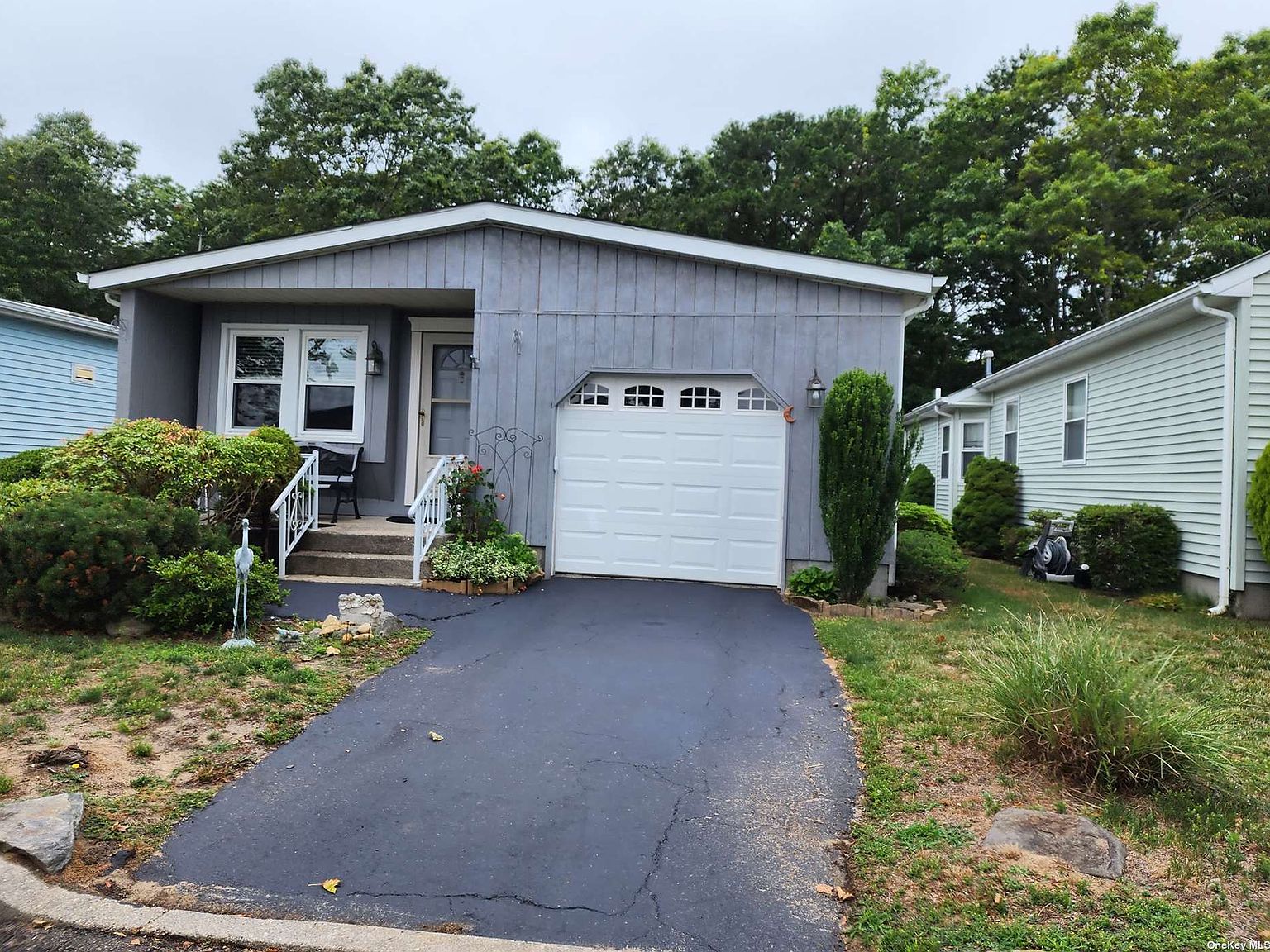 185 W Village Circle UNIT 185, Manorville, NY 11949 MLS 3488891 Zillow