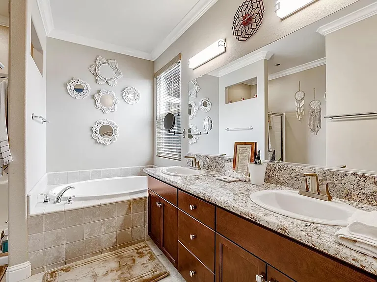 3921 W Payson Ave — Photo 26