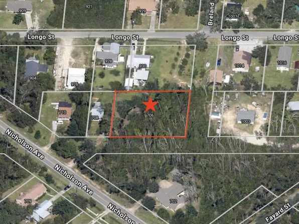 706 Nicholson Ave, Waveland, MS 39576