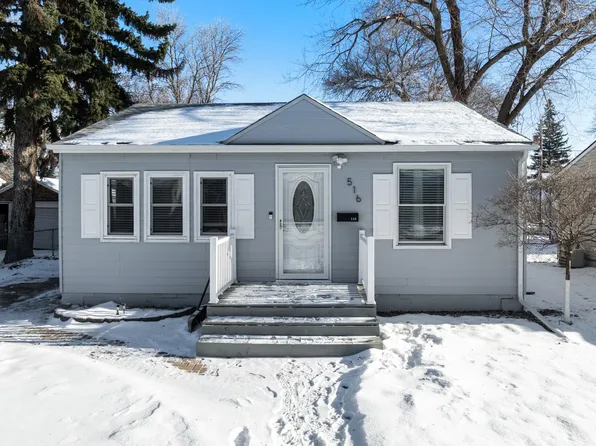 516 19th St NW, Minot, ND 58703