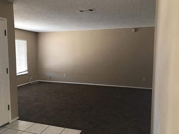 5th image of 24461 Lamont Dr